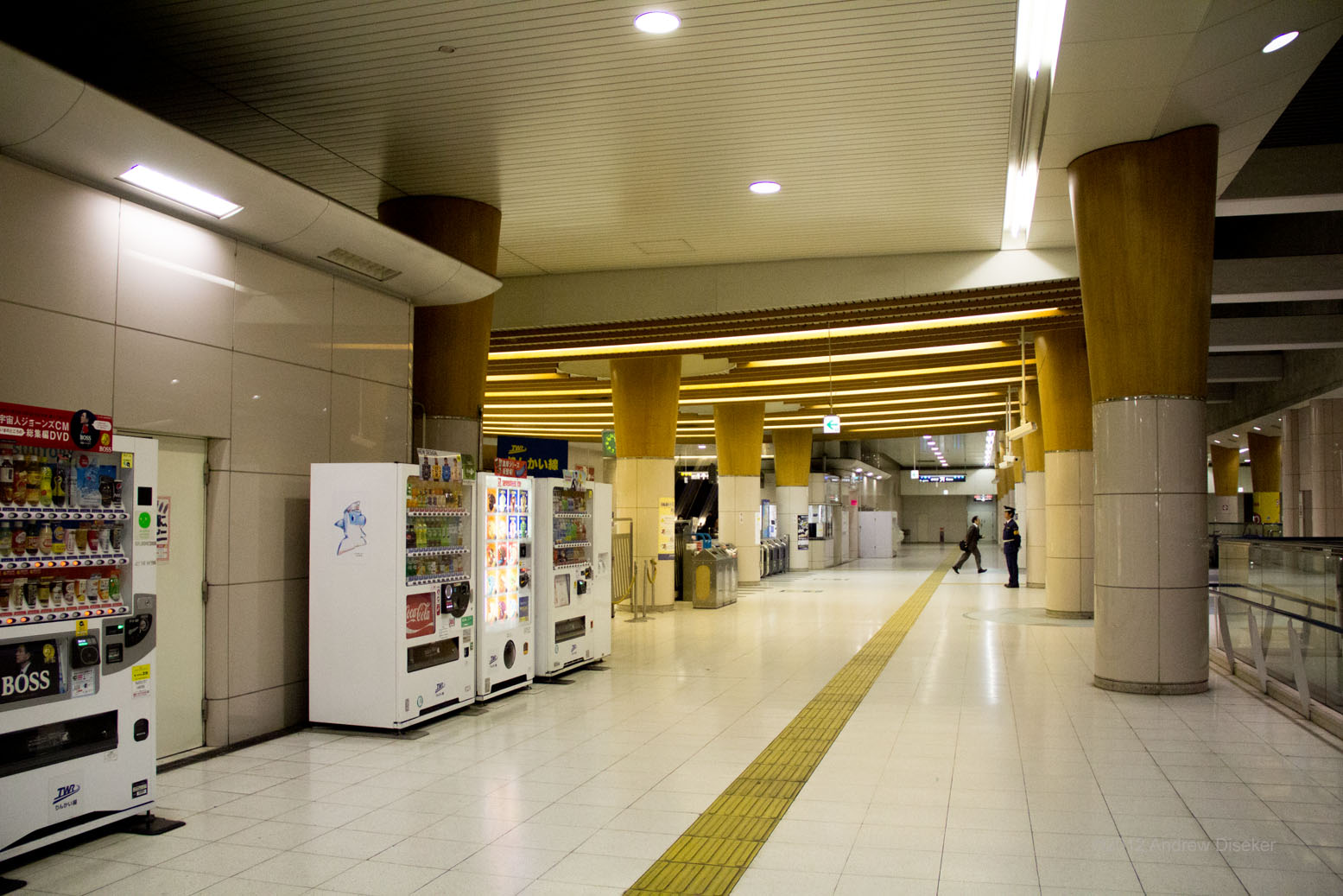 As with all of Japan, the station is guarded by both a guard, and a bank of vending machines, all ever at the ready!